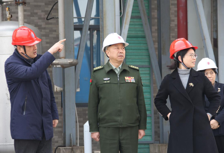 常州市委常委、常州军分区大校司令员廖鹏一行来南宫ng体育调研公司党管武装相关工作